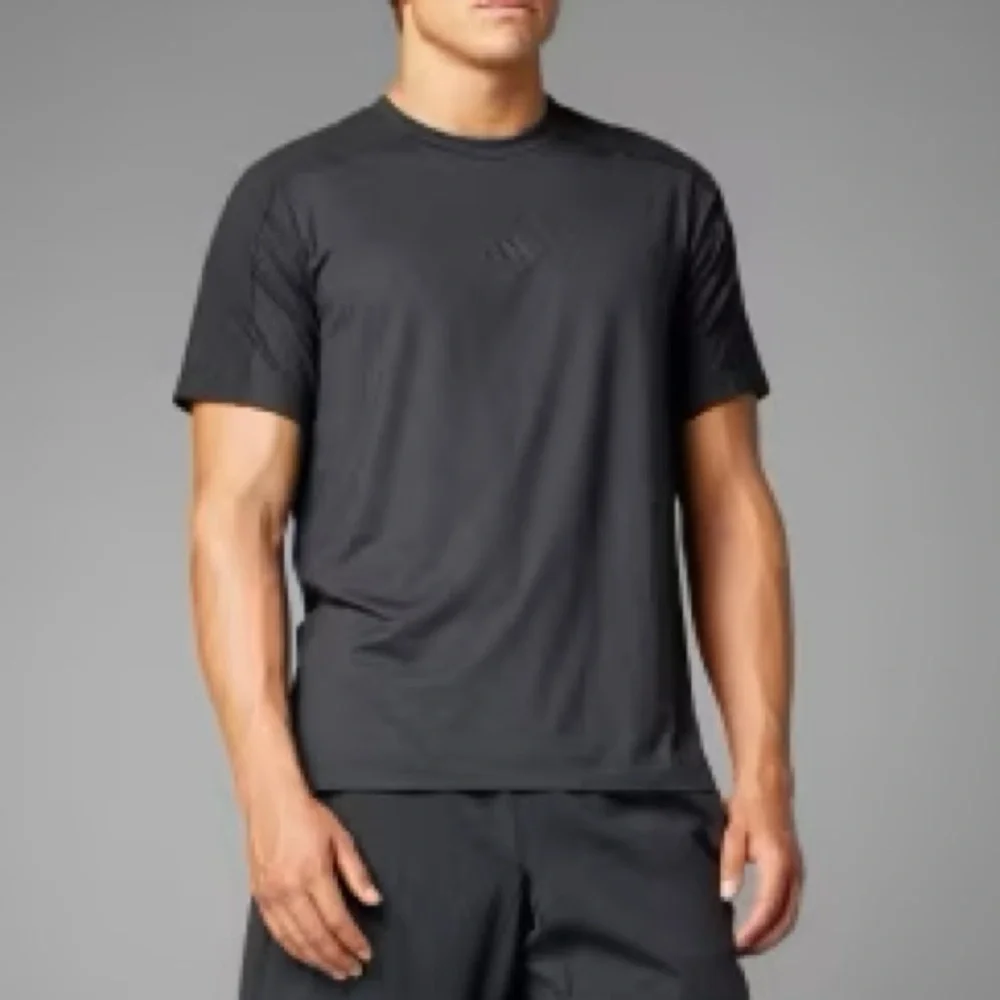 Adidas Black Athletic T-Shirt “pure motion” relaxed tee, small, NWT